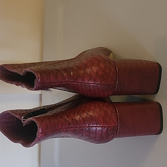Shu Shop Maroon Crocodile Print Heeled Ankle Boots Size 9 - Picture 6 of 8